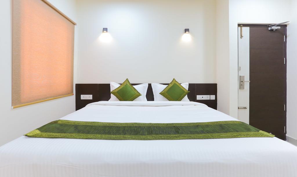 Majestic Inn Chennai Exterior photo