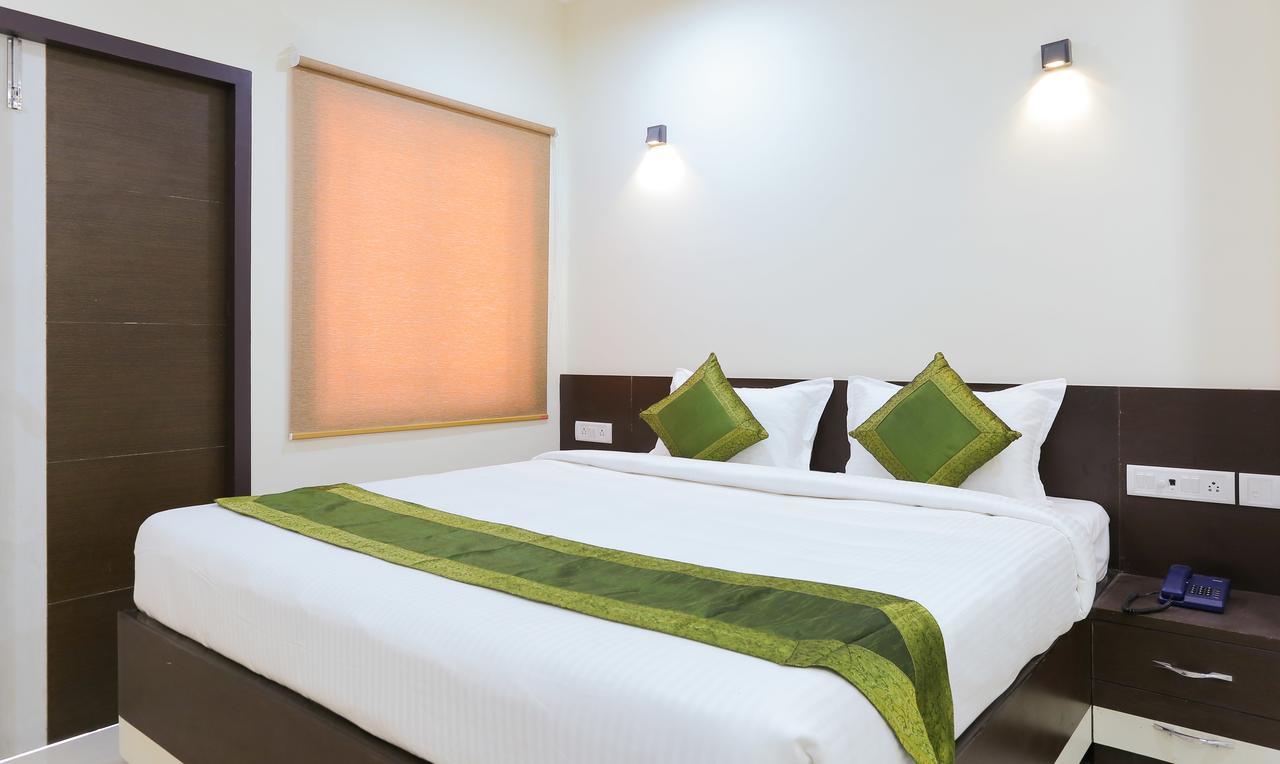 Majestic Inn Chennai Exterior photo