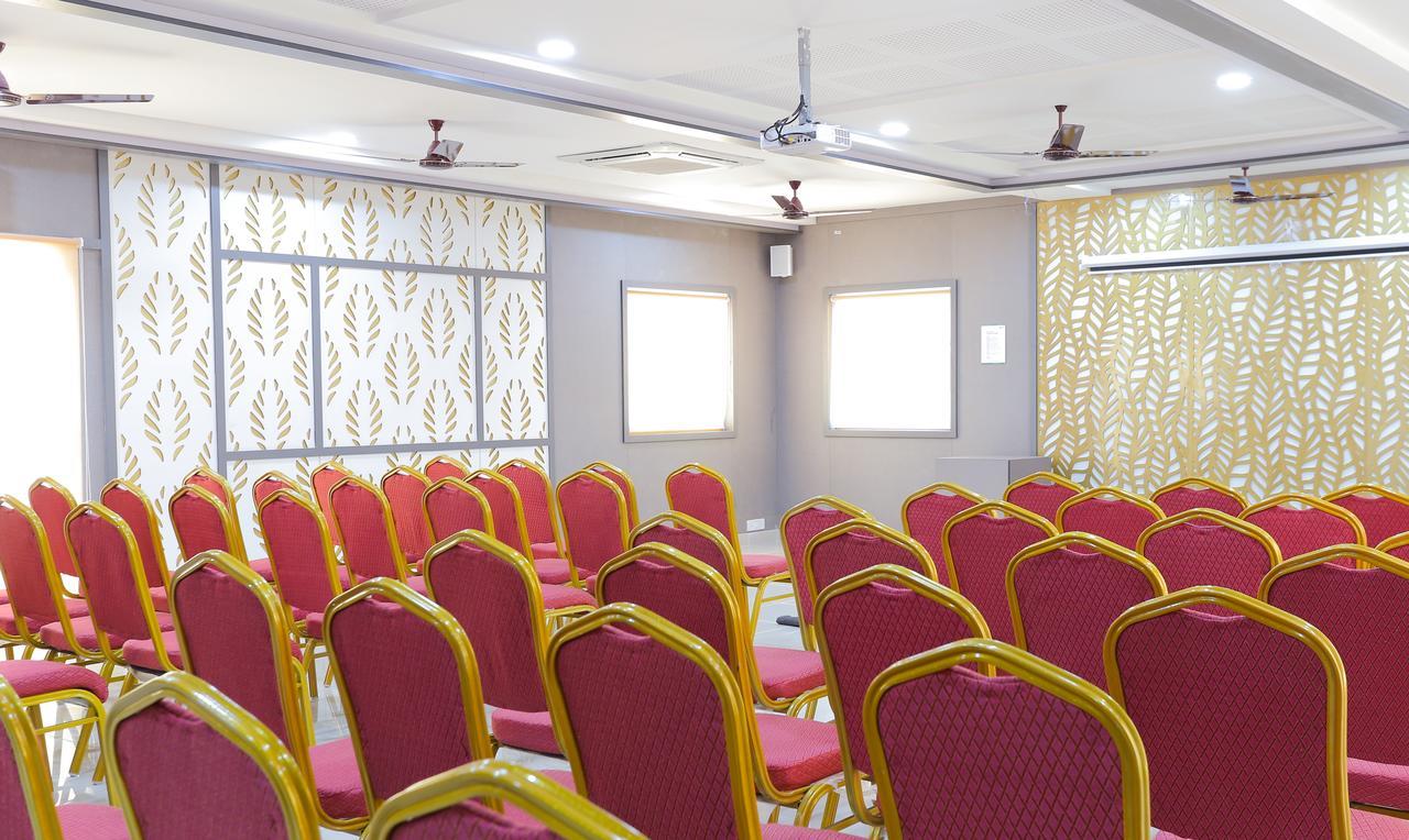 Majestic Inn Chennai Exterior photo