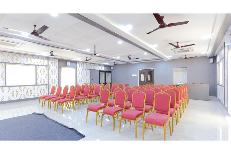 Majestic Inn Chennai Exterior photo