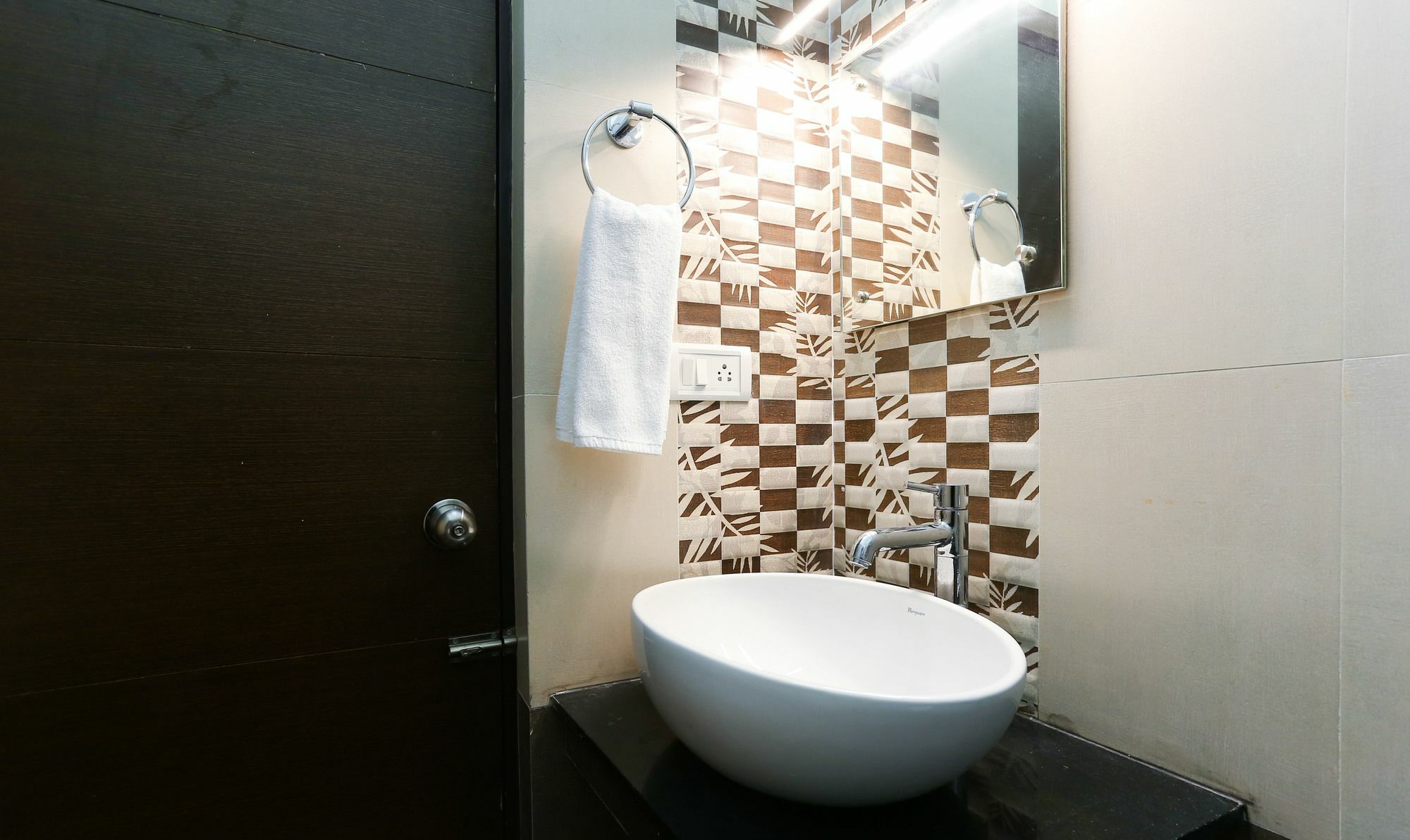 Majestic Inn Chennai Exterior photo